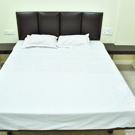 Hotel Kalika Residency Akalkot Extérieur photo
