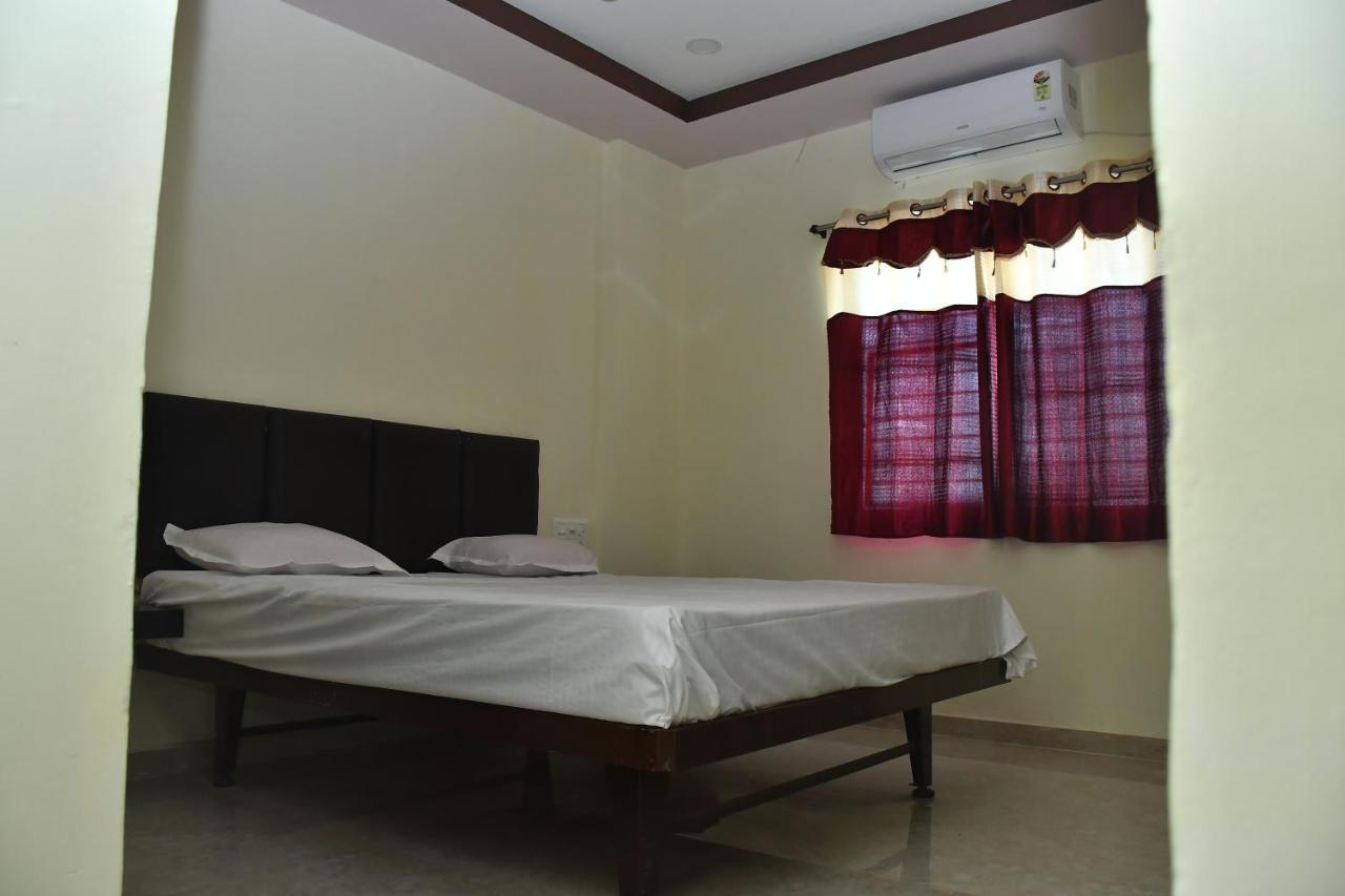 Hotel Kalika Residency Akalkot Extérieur photo