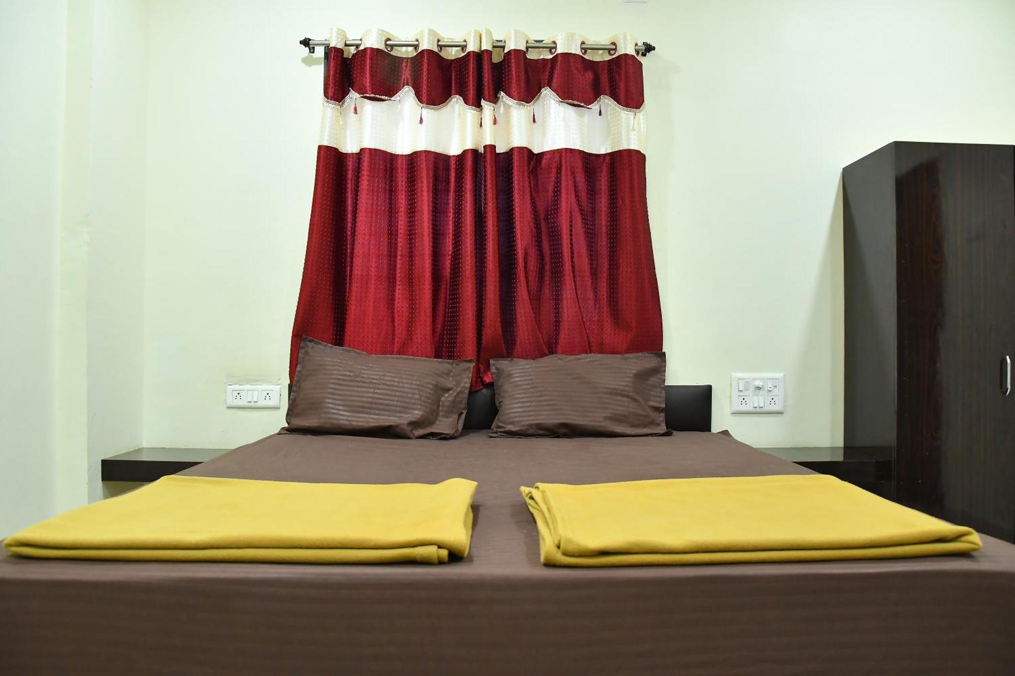 Hotel Kalika Residency Akalkot Extérieur photo